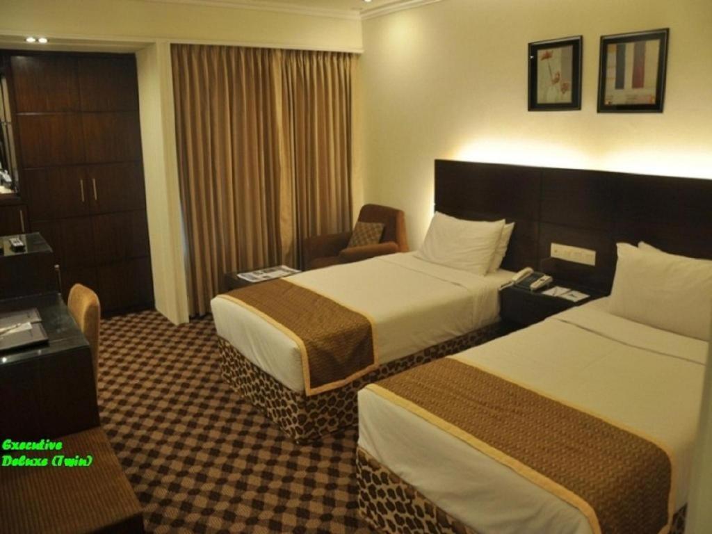 Hotel Agrabad Chittagong Exteriör bild